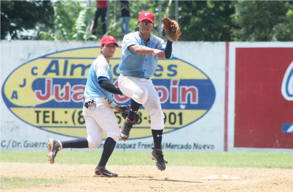 Jugadores de los Típicos de Navarrete de Santiago